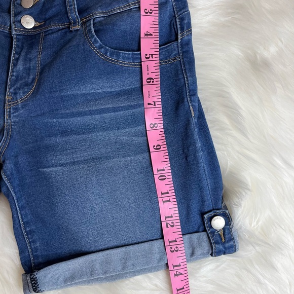 Guess Jean shorts size 4 - Picture 9 of 11